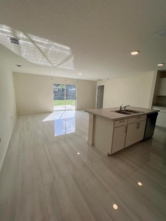 Building Photo - 1714 SW Haylake Ave