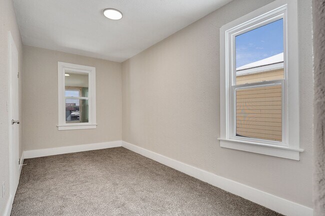 Building Photo - Single Family Home Near Downtown