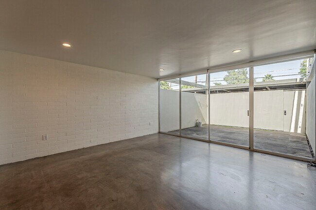 Building Photo - 4411 N 40th St