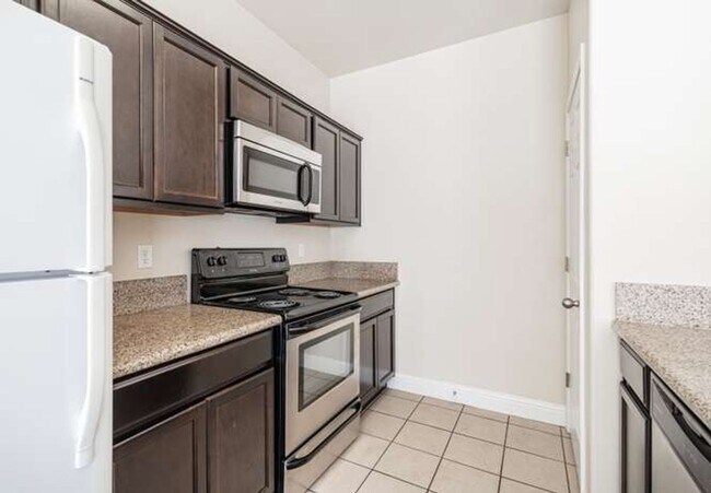 Building Photo - 538 N Burgan Ave