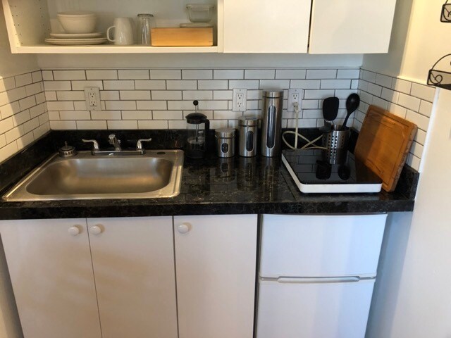 Building Photo - 1925 E Brill St