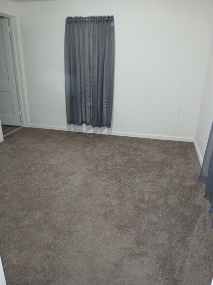 Building Photo - 2411 Spring St