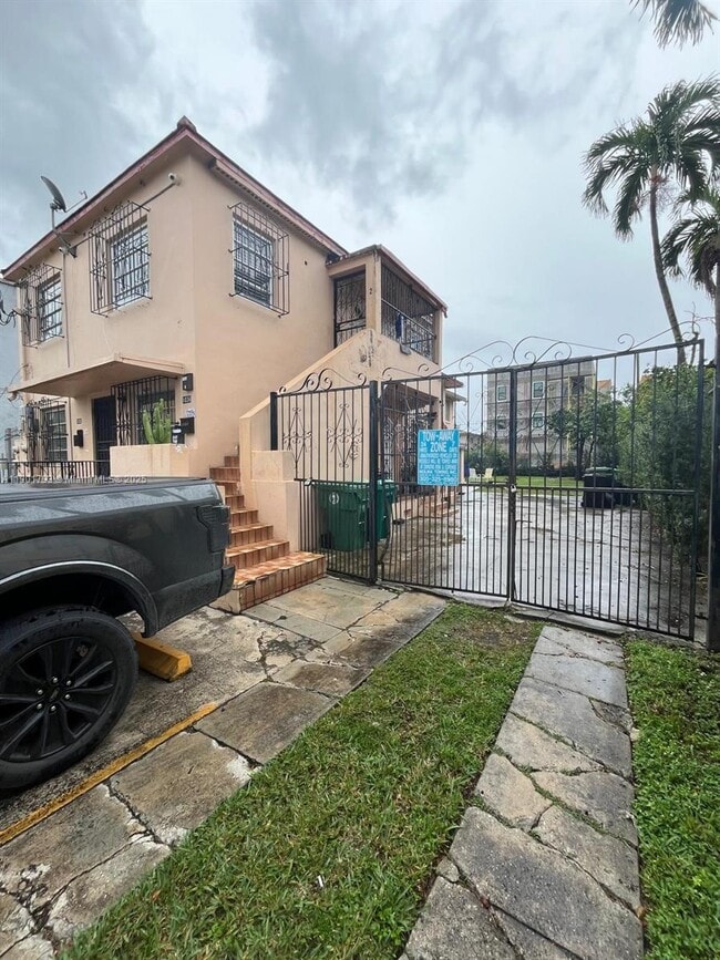 Building Photo - 1036 NW 3rd St