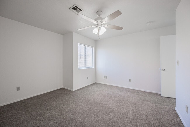 Building Photo - 16033 N 25th St