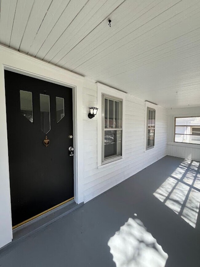 Building Photo - 2 Bedroom 1 Bathroom Home for Rent