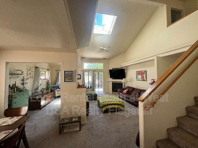 Building Photo - 1742 N Blue Spruce Cir