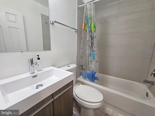 Building Photo - 1311 S St SE