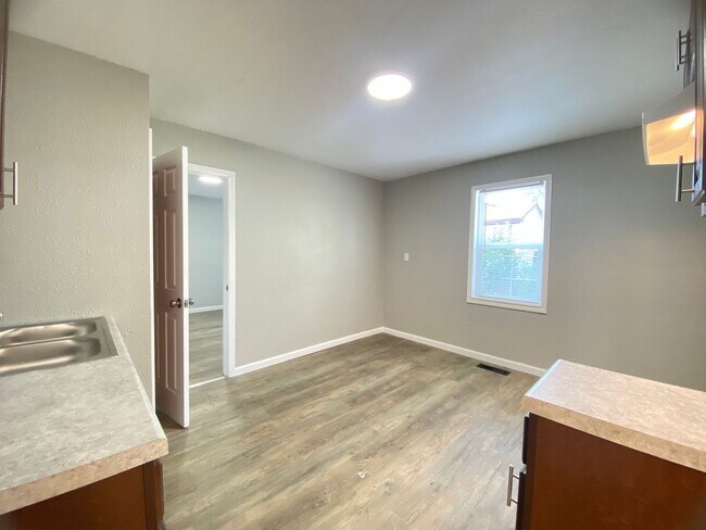 Building Photo - Finley St. 3217