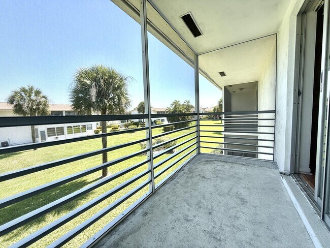 Building Photo - 158 Easthampton G