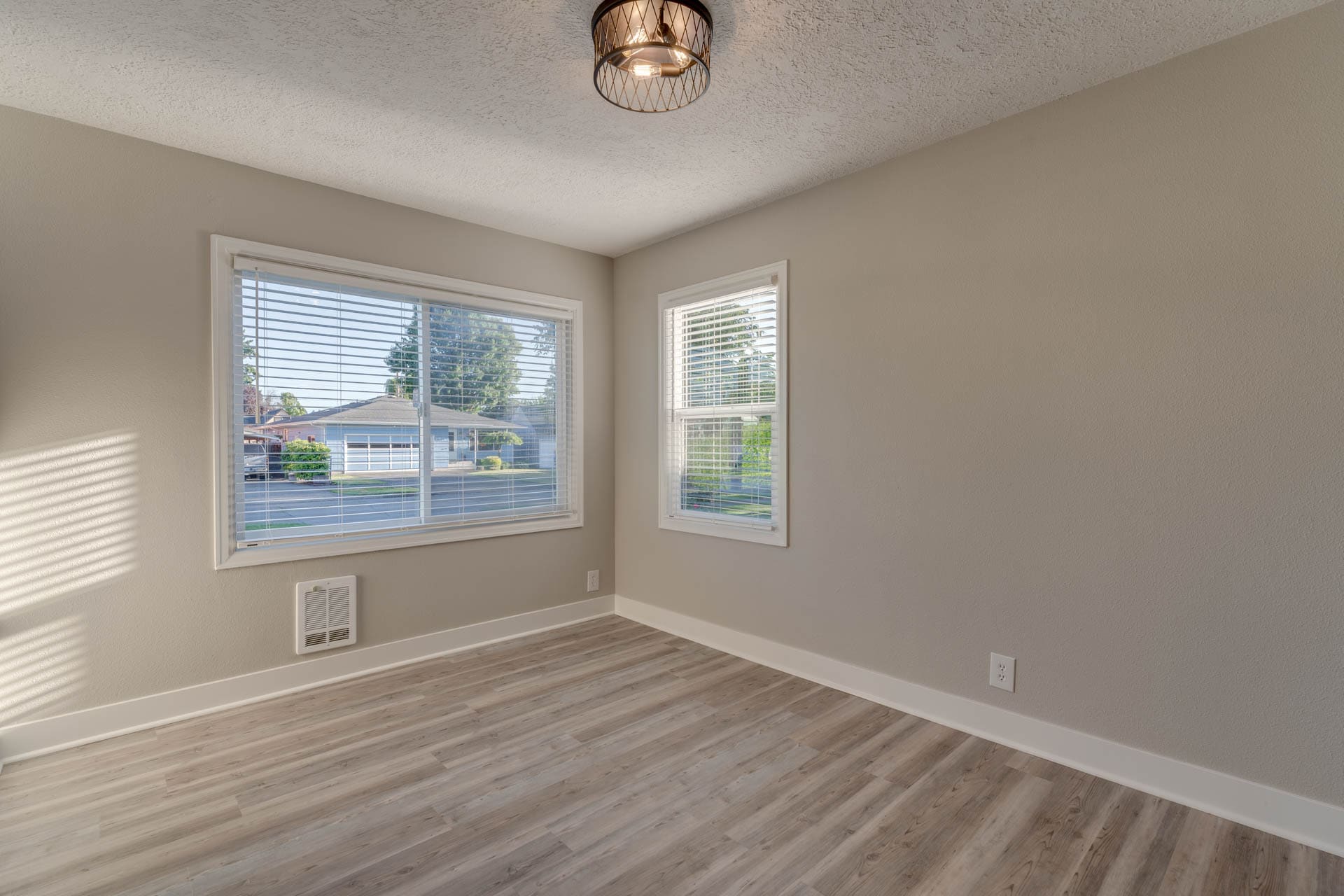 Building Photo - 2908 Hemlock St