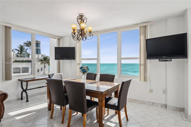 Building Photo - 3505 S Ocean Dr