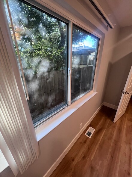 Building Photo - 917 San Anselmo Ave