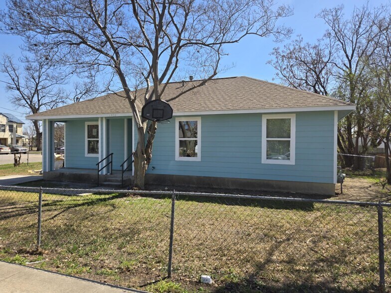 Building Photo - 1410 Colima St