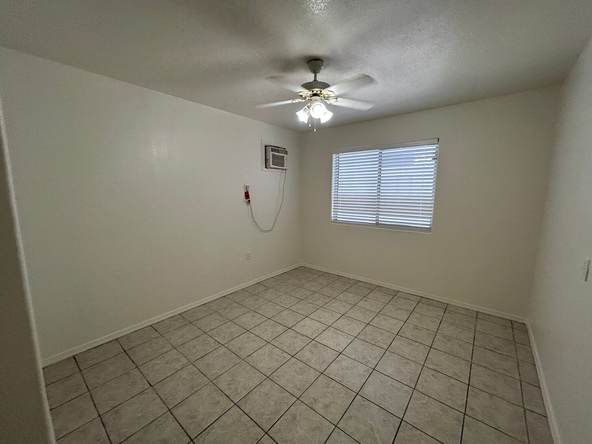 Building Photo - 7399 W Solano Dr S