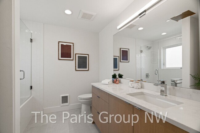 Building Photo - Stunning 2024 Built Downtown Kirkland Luxe Home for Rent! 3br/3.5ba/2410sf