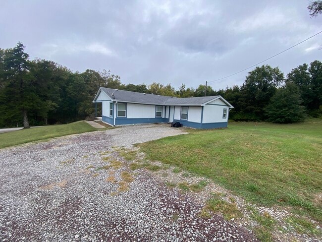 Primary Photo - 7400 S Warren School Rd