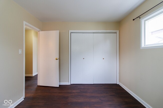 Building Photo - 4929 Katherine Dr