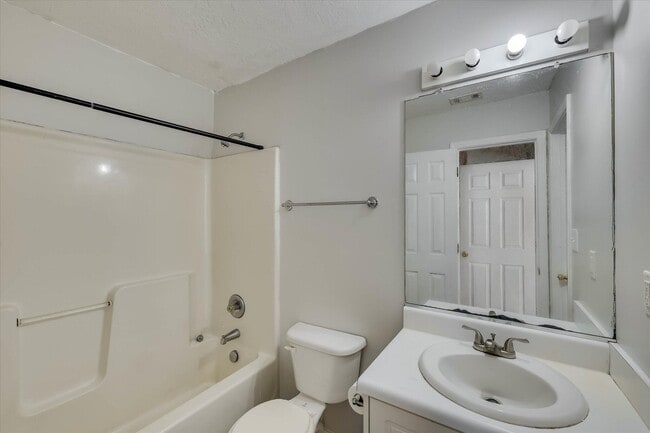 Building Photo - 150 Portofino Ln SW