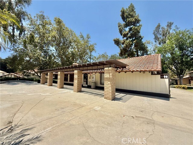 Building Photo - 2760 Monroe St