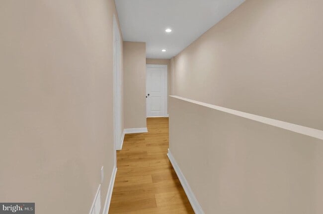 Building Photo - 274 S Alden St