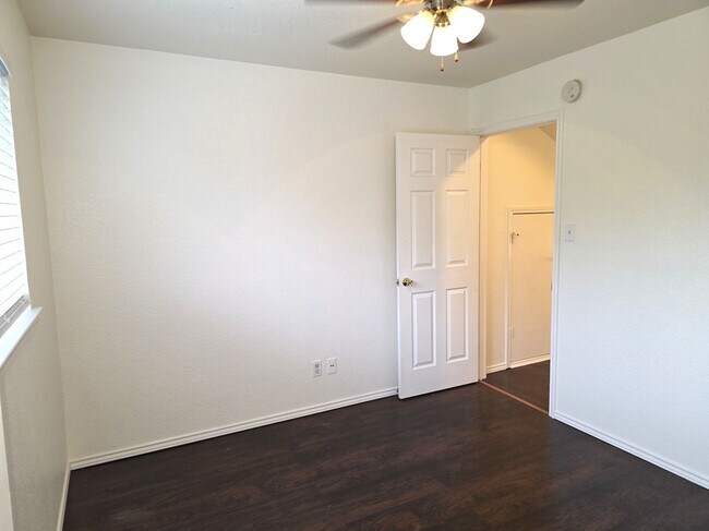Building Photo - 1600 Hollow Tree Blvd
