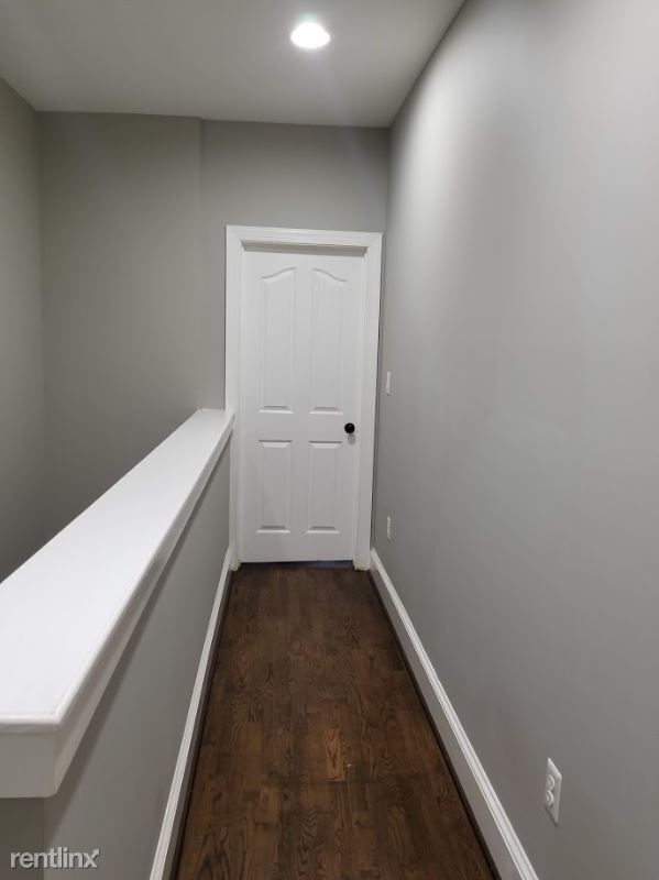 Building Photo - 4 br, 3.5 bath House - 4426 Ord St NE