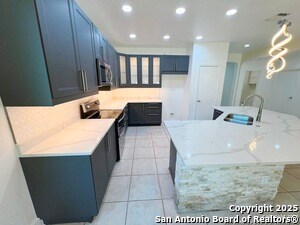 Building Photo - 6601 Shadden Oaks