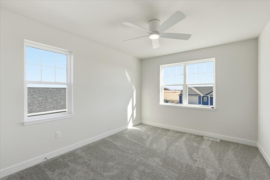Building Photo - 290 Santa Maria Dr