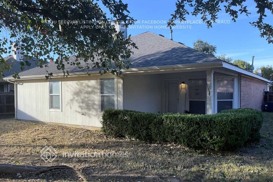 Building Photo - 9813 Tyler Dr