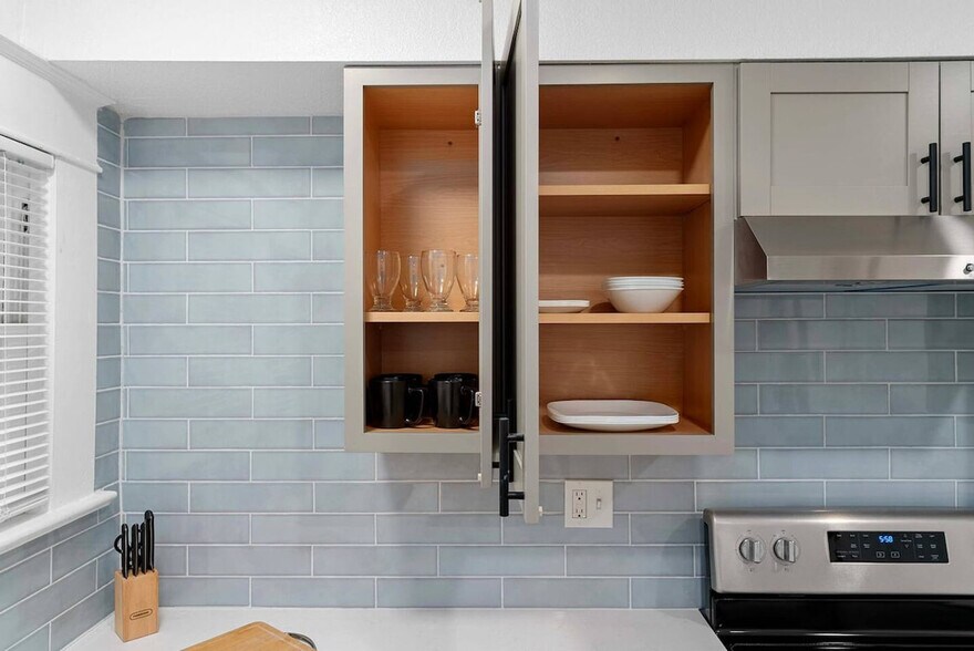 Building Photo - 412 Harwood St