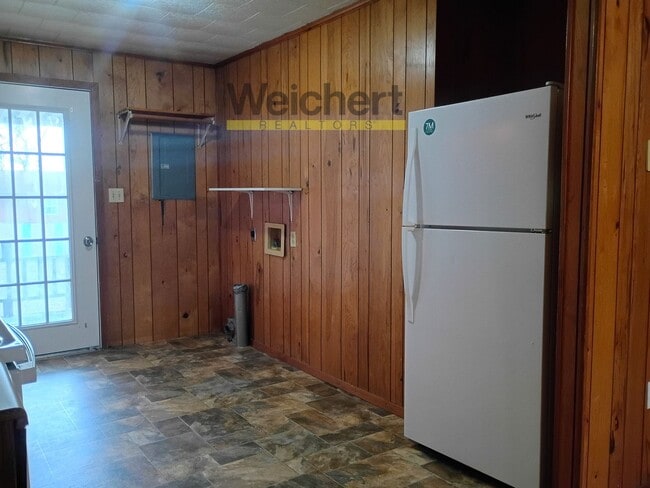 Building Photo - 814 E Unity Rd