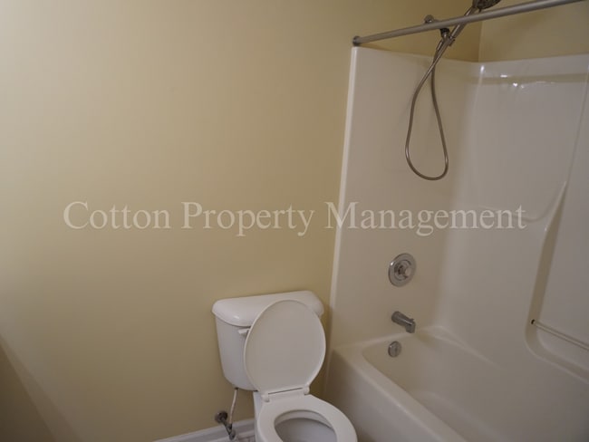 Building Photo - 2BR/2BA- Townhome in Wilmington near Monke...