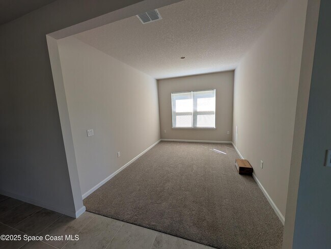 Building Photo - 2484 Landing Dr
