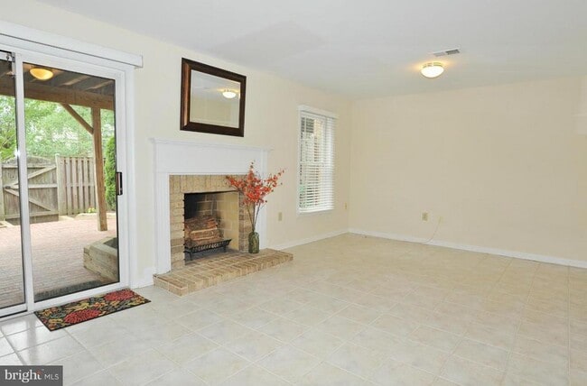 Building Photo - 7411 Salford Ct