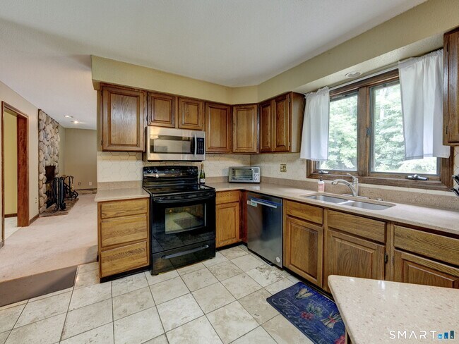 Building Photo - 522 Springfield Rd