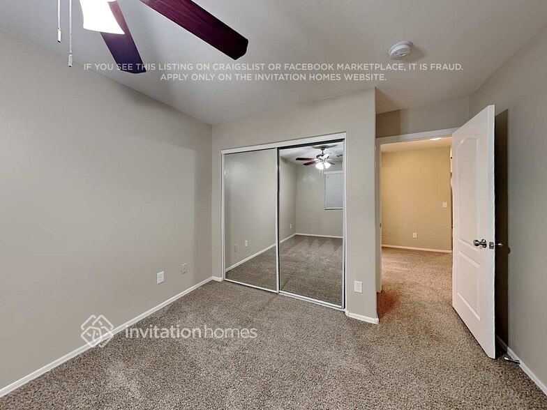 Building Photo - 10054 E Impala Ave