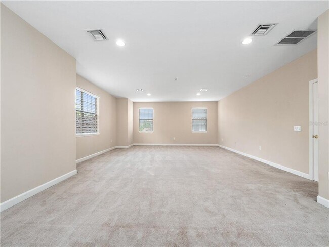 Building Photo - 488 Chelsea Ave