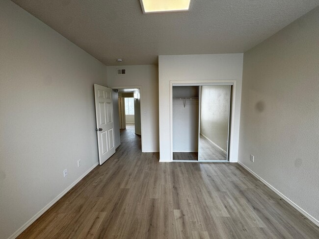 Building Photo - 1105 Meadowlark Way SE