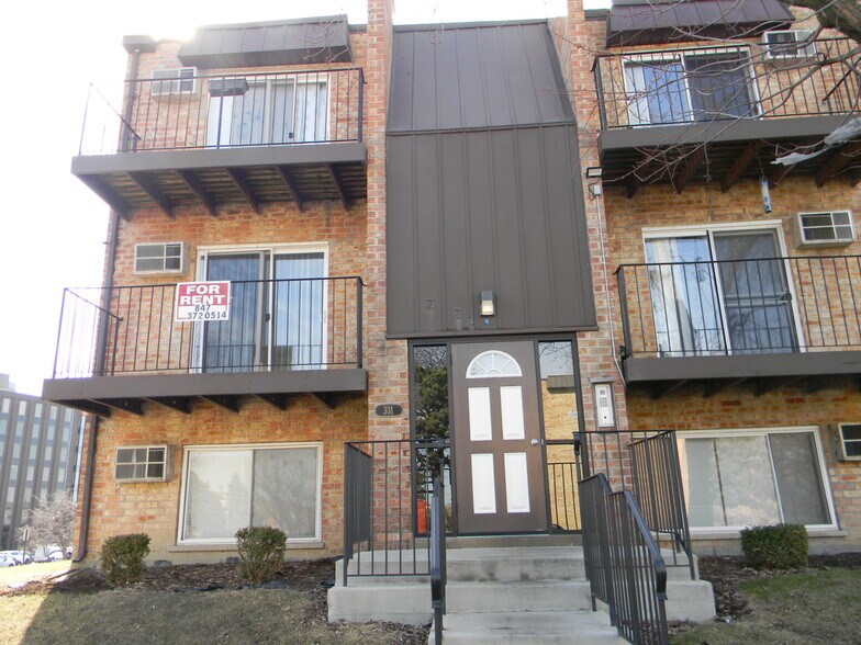 Building Photo - 331 Hawthorne Cir