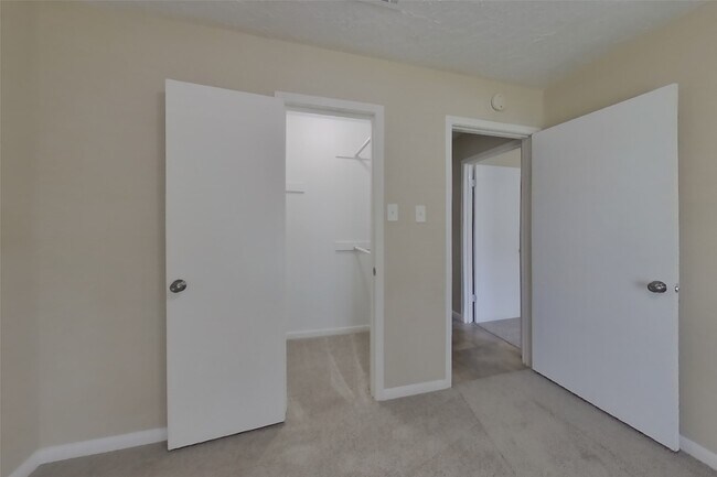 Building Photo - 1838 Turtle Creek Dr