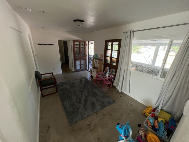 Building Photo - 3 Bed/2 Bath-Beautiful Adobe Home for Rent...