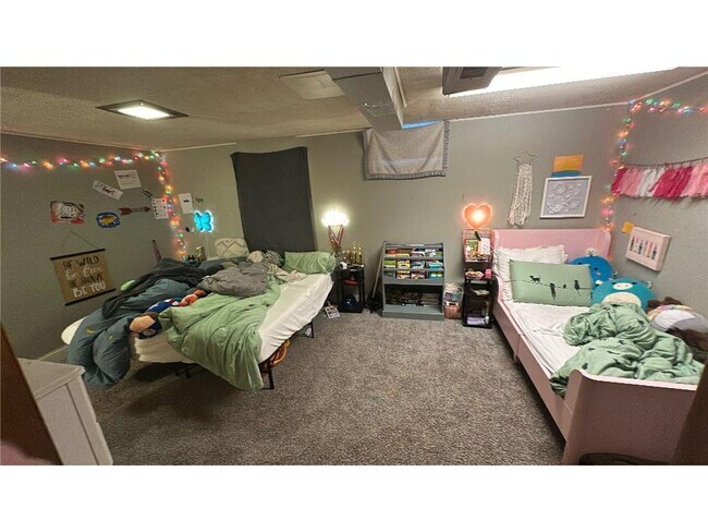 Building Photo - 8327 13th Ave S