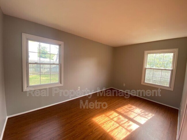 Building Photo - 1902 Stone Hearth Ct