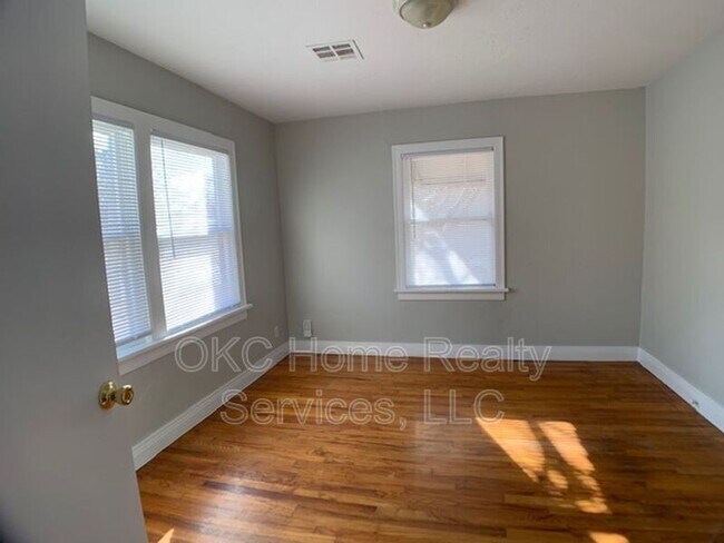 Building Photo - 3815 N Kentucky Ave