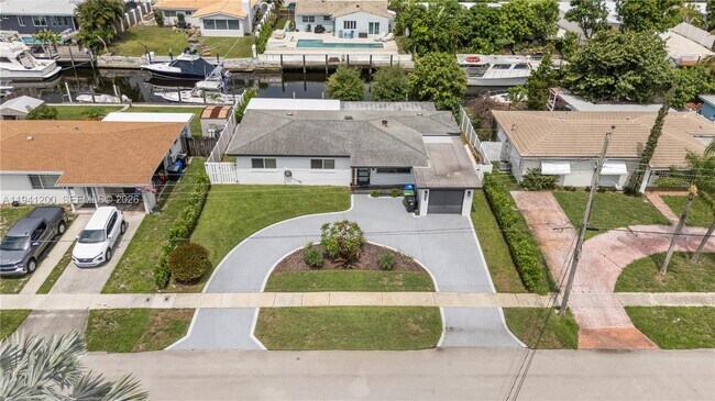 Building Photo - 1931 SW 22nd Ave