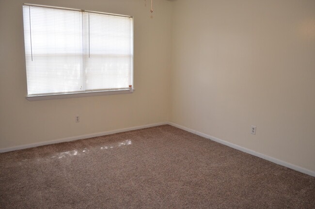 Building Photo - 154 Valencia Dr
