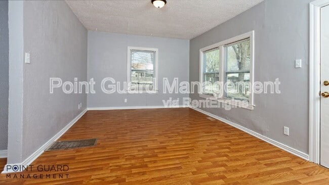 Primary Photo - 357 S All Hallows Ave