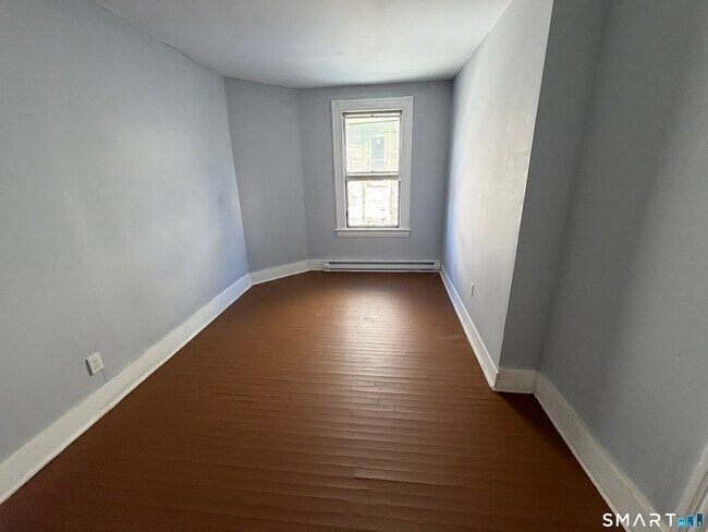 Building Photo - 73 Waterville St