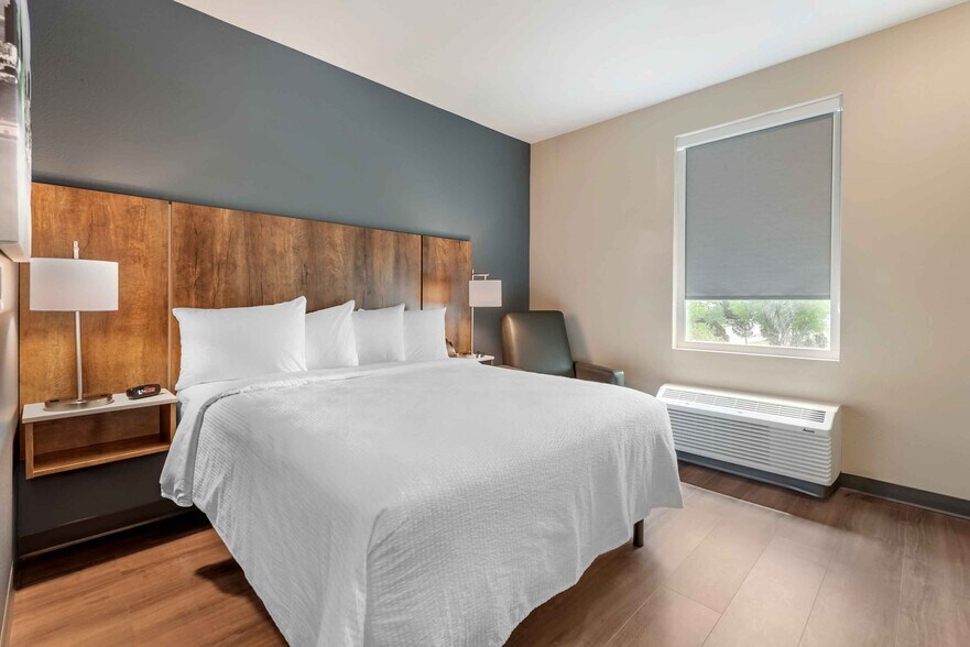 Building Photo - Furnished Studio-Colorado Springs - Center Park