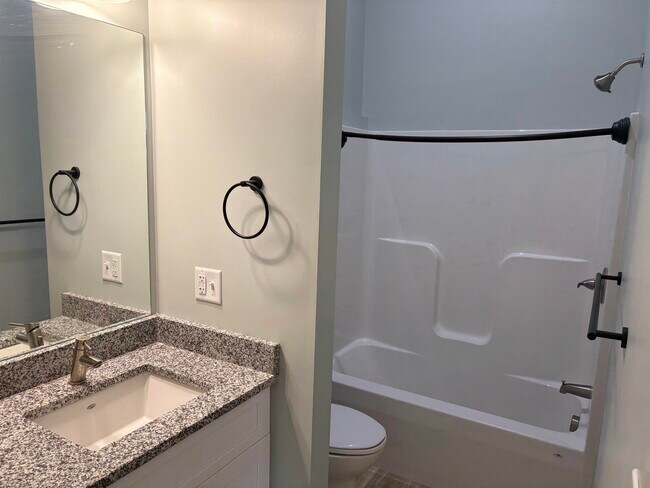 Building Photo - 22 S Main St